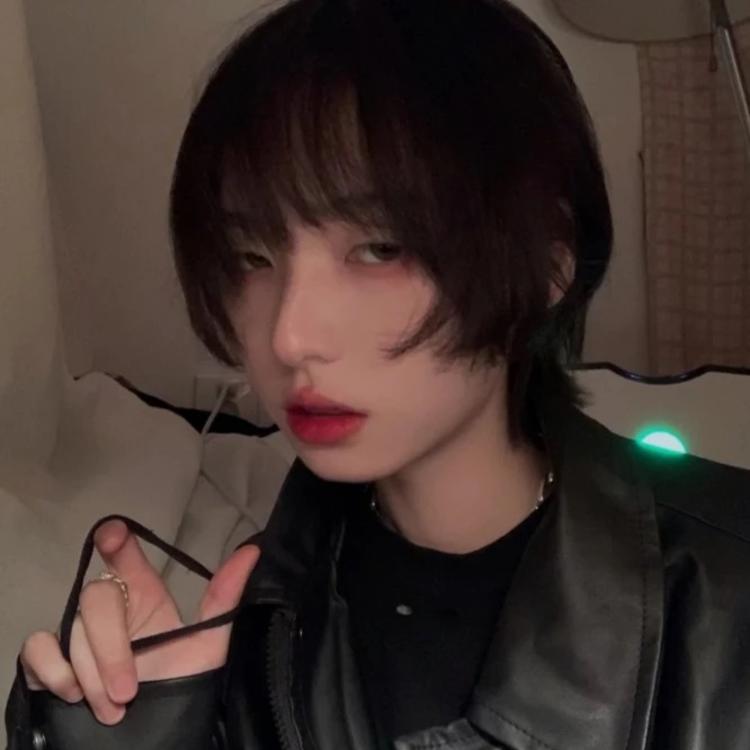 绯村剑心（原名：绯村心太；身份：飞天御剑流十四代传人、“刽子手拔刀斋”） - 综艺未删减在线观看 - 小程序影视